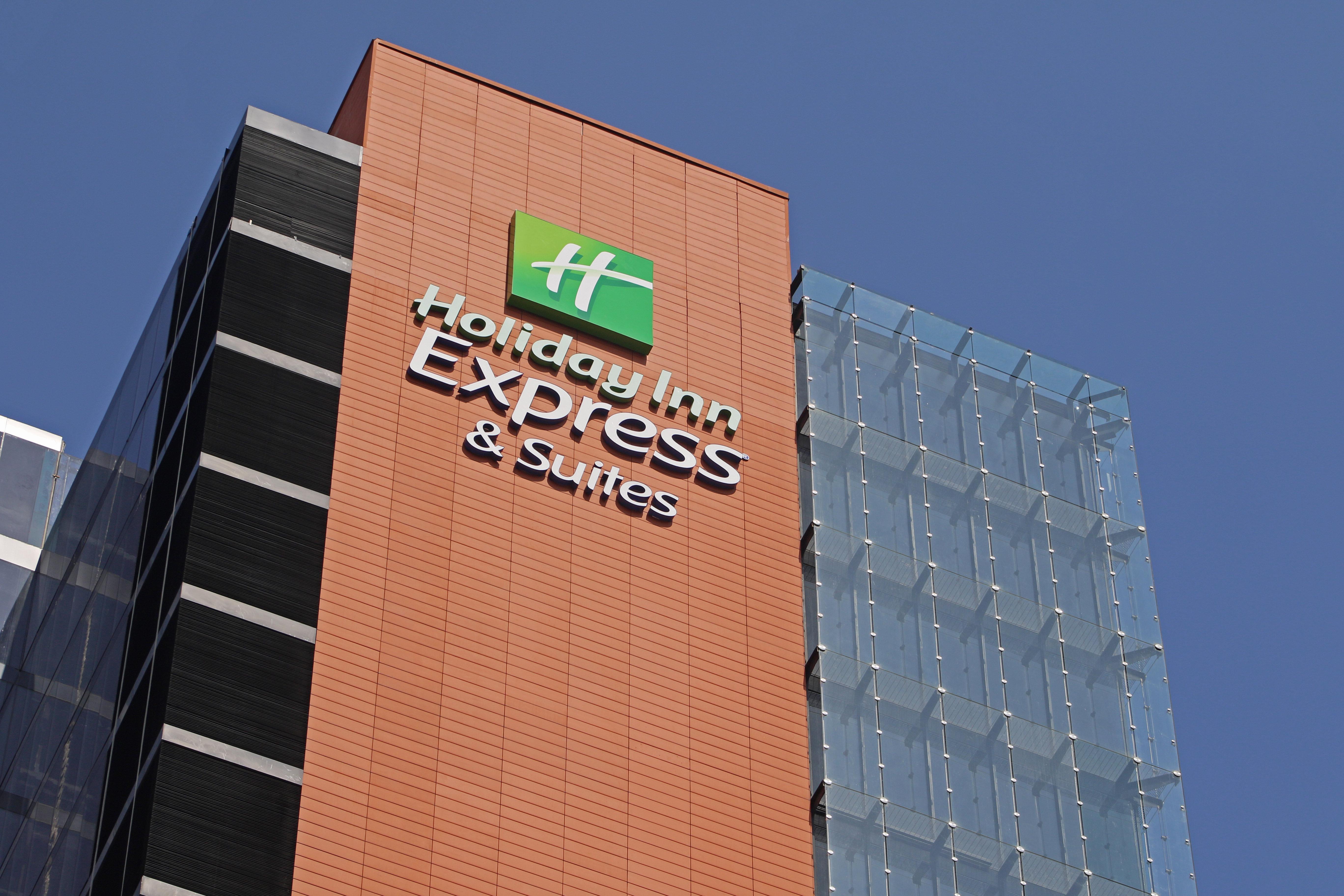 Holiday Inn Express & Suites Monterrey Valle By Ihg San Pedro Garza Garcia Bagian luar foto