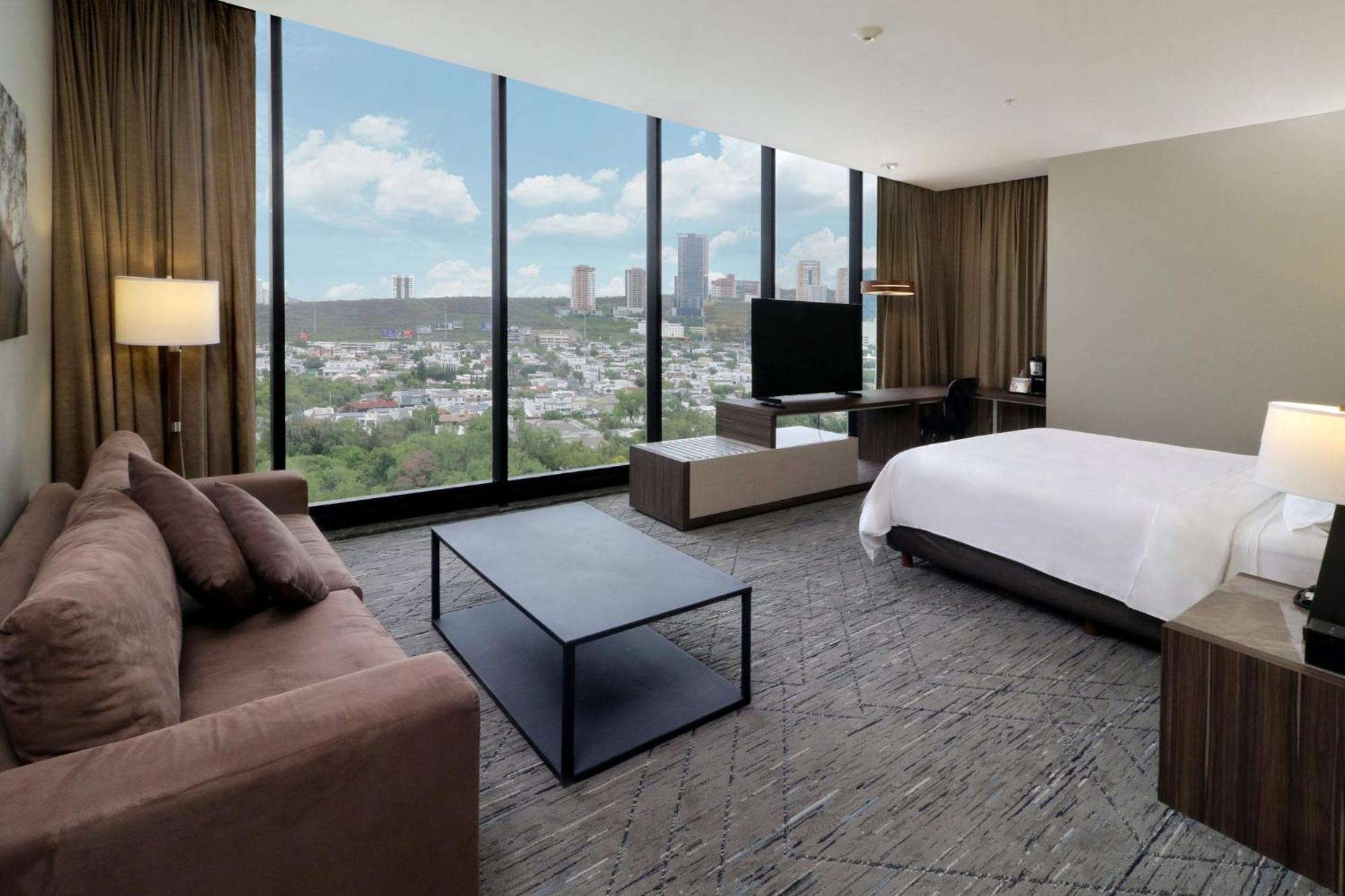 Holiday Inn Express & Suites Monterrey Valle By Ihg San Pedro Garza Garcia Bagian luar foto