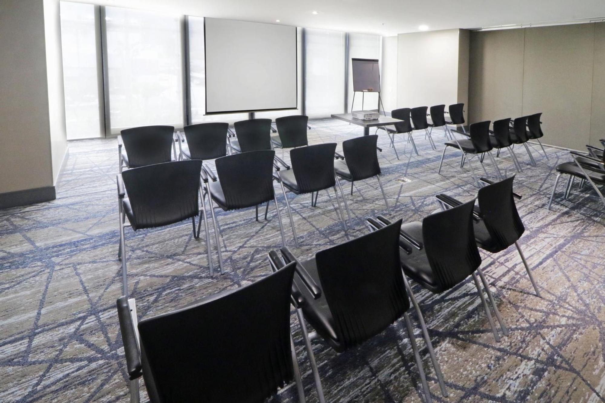 Holiday Inn Express & Suites Monterrey Valle By Ihg San Pedro Garza Garcia Bagian luar foto