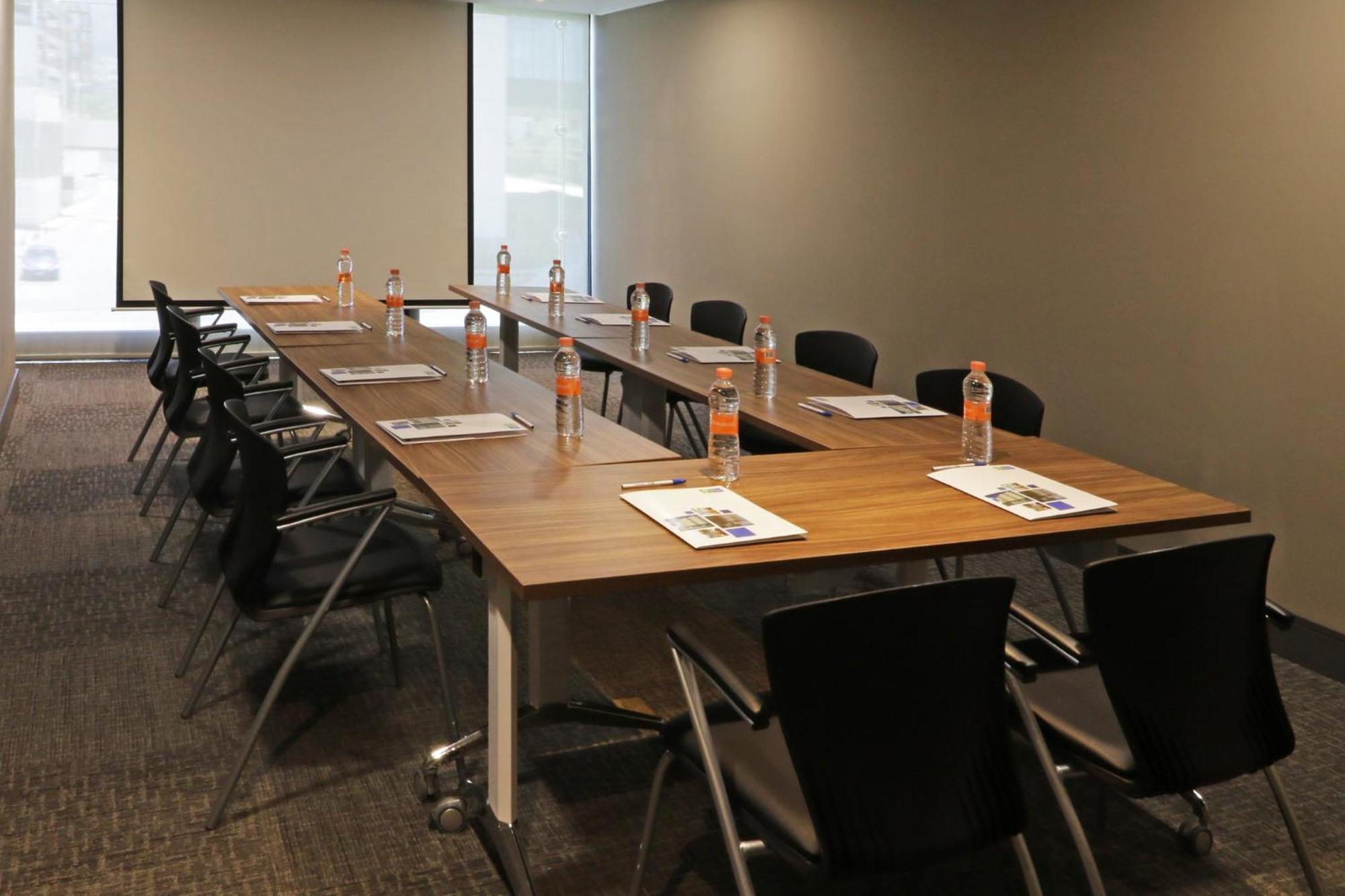 Holiday Inn Express & Suites Monterrey Valle By Ihg San Pedro Garza Garcia Bagian luar foto