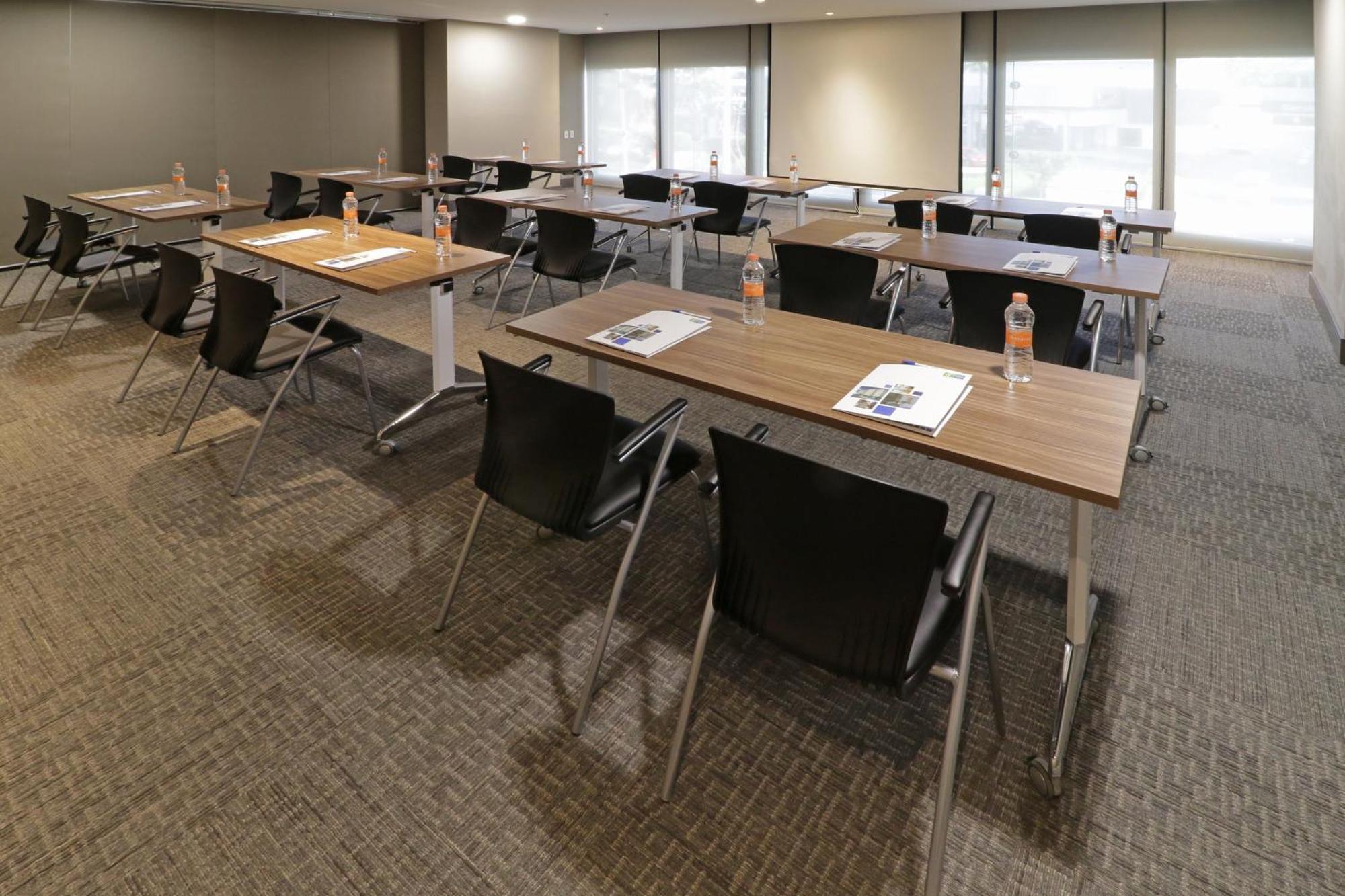 Holiday Inn Express & Suites Monterrey Valle By Ihg San Pedro Garza Garcia Bagian luar foto