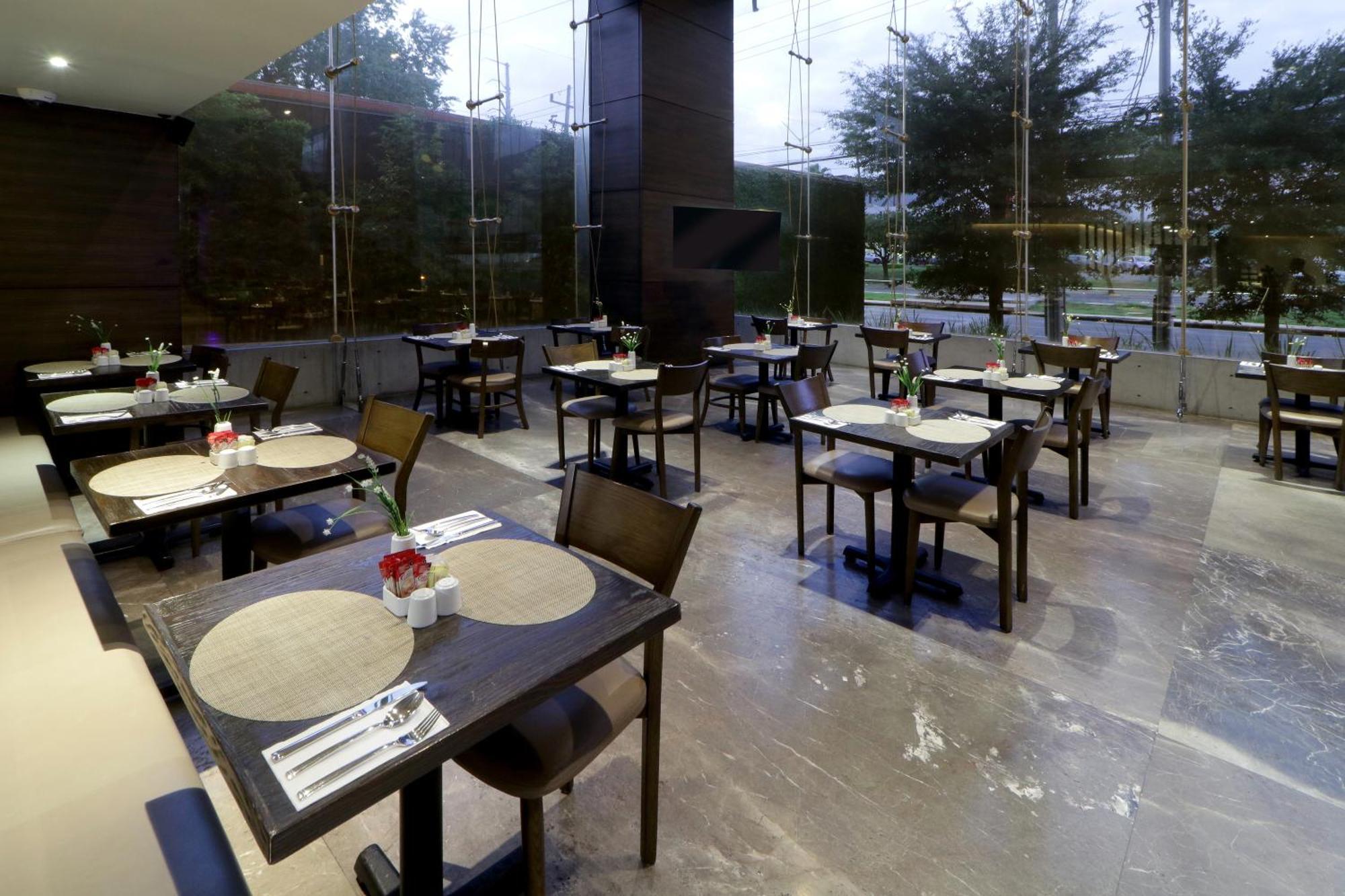 Holiday Inn Express & Suites Monterrey Valle By Ihg San Pedro Garza Garcia Bagian luar foto