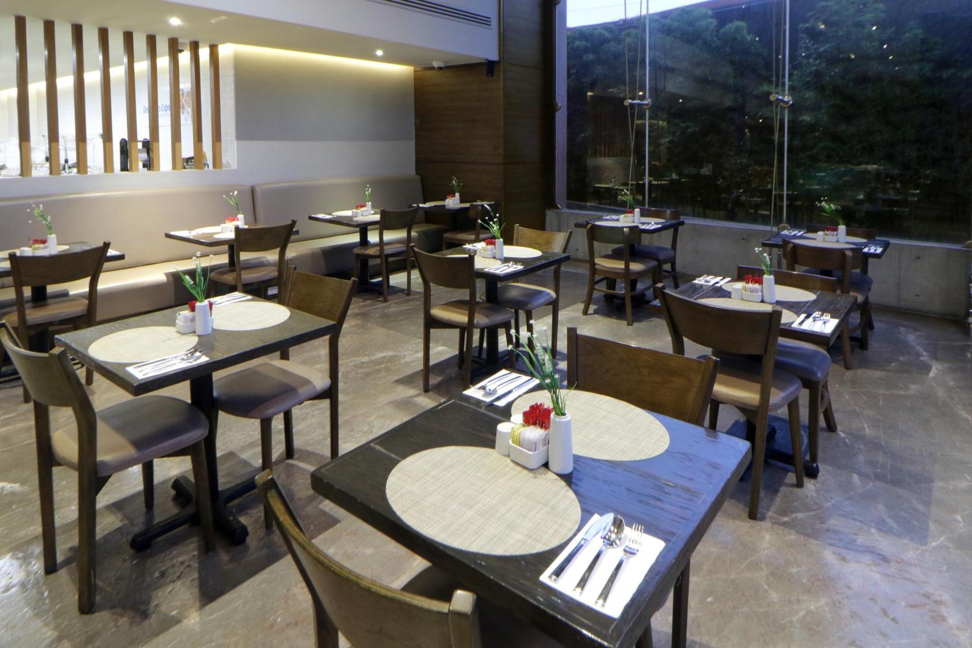 Holiday Inn Express & Suites Monterrey Valle By Ihg San Pedro Garza Garcia Bagian luar foto